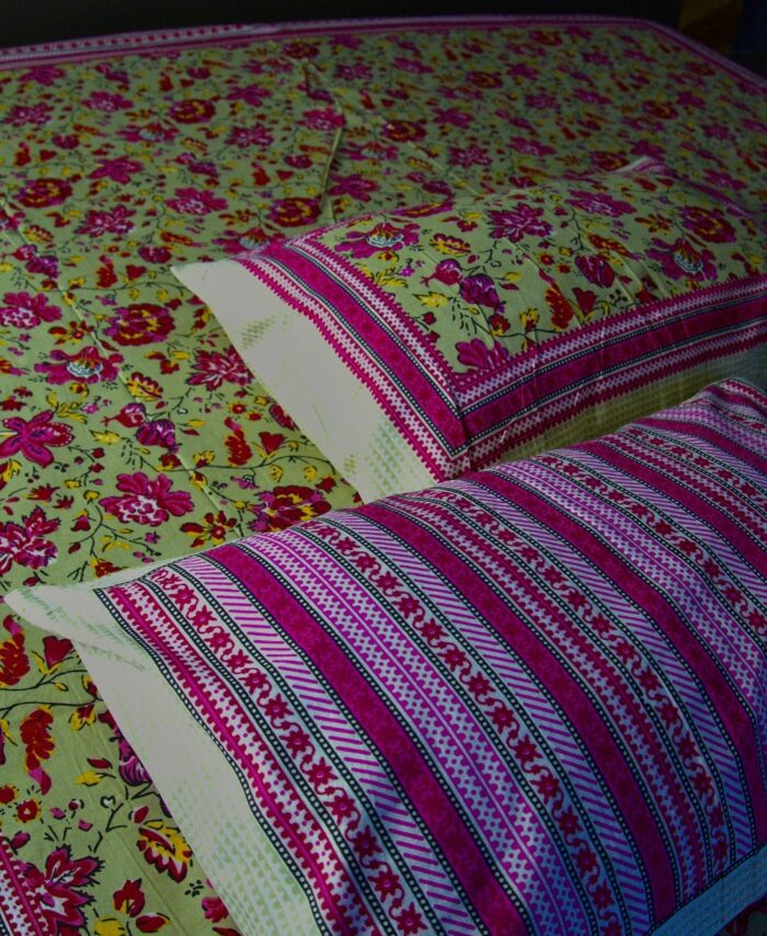 Jaipuri Super King Size Bedsheet with Floral & Striped Pattern